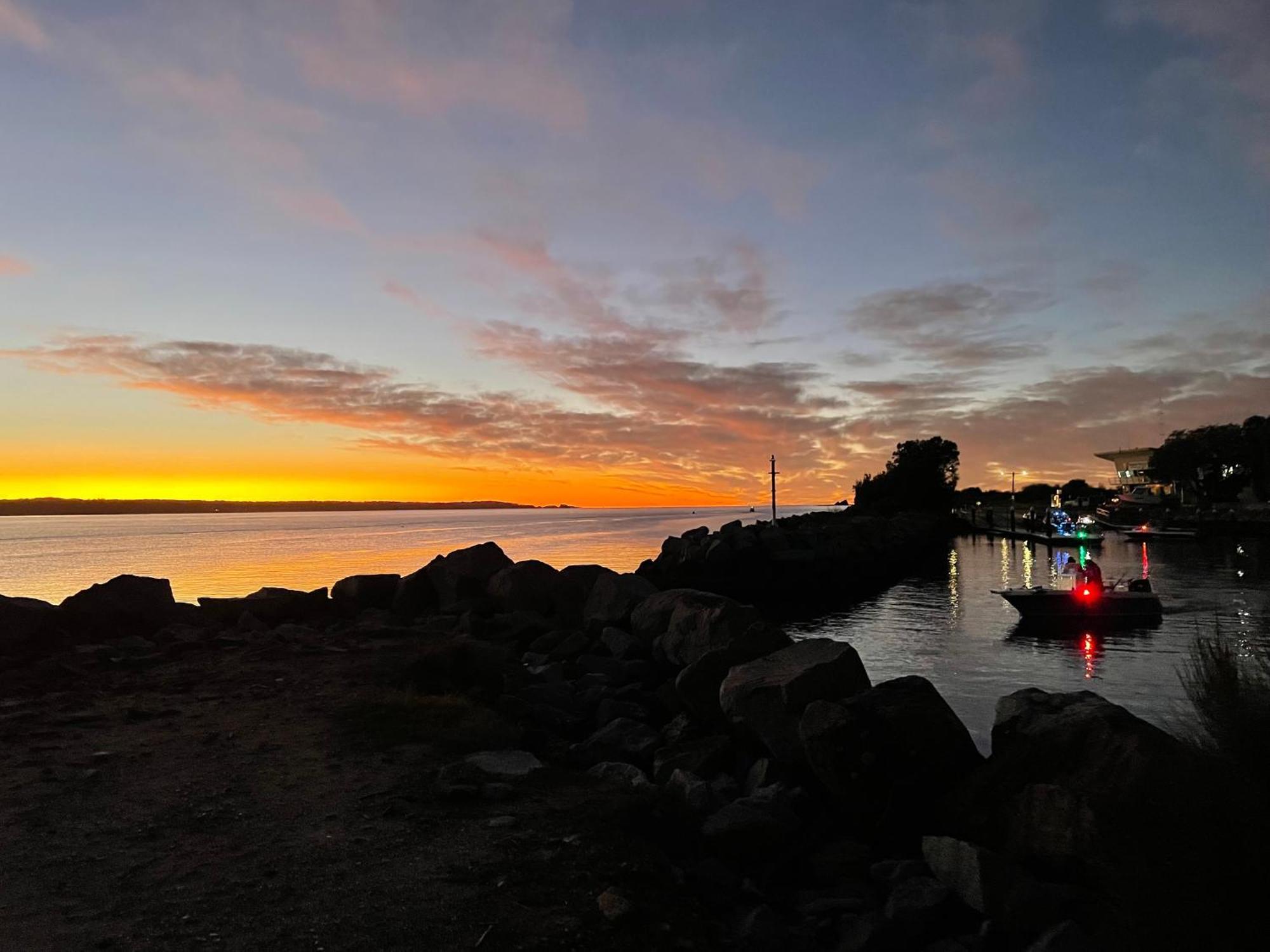 Batemans Bay Marina Resort Bagian luar foto